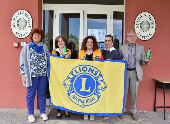 Dai Lions una borraccia per proteggere la natura