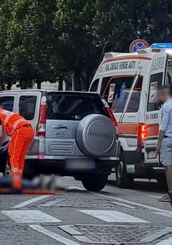 Asti: incidente auto-moto in corso Dante