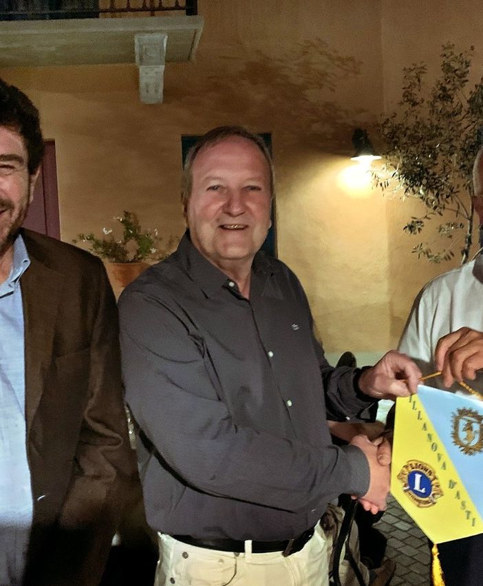 Da sx: Silvio Tealdi (sindaco di Ferrere), Carlos Humberto Tassi (sindaco di “La Francia”) e Maurizio Lattanzio (presidente del Lions club Villanova d'Asti)