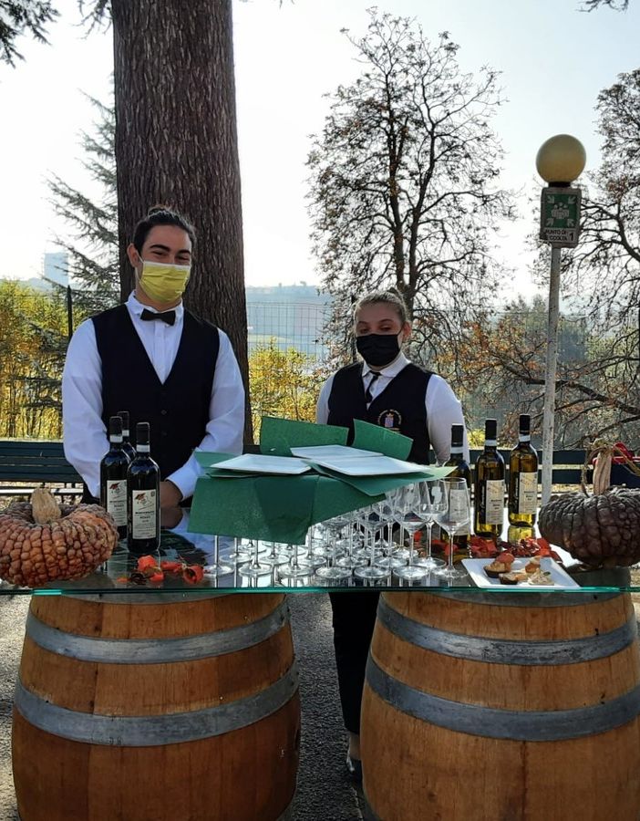Immagini dell'aperitivo offerto dal Penna