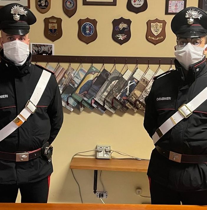 San Damiano: minacciano con una pistola il conducente dell’auto che li aveva appena superati, denunciati