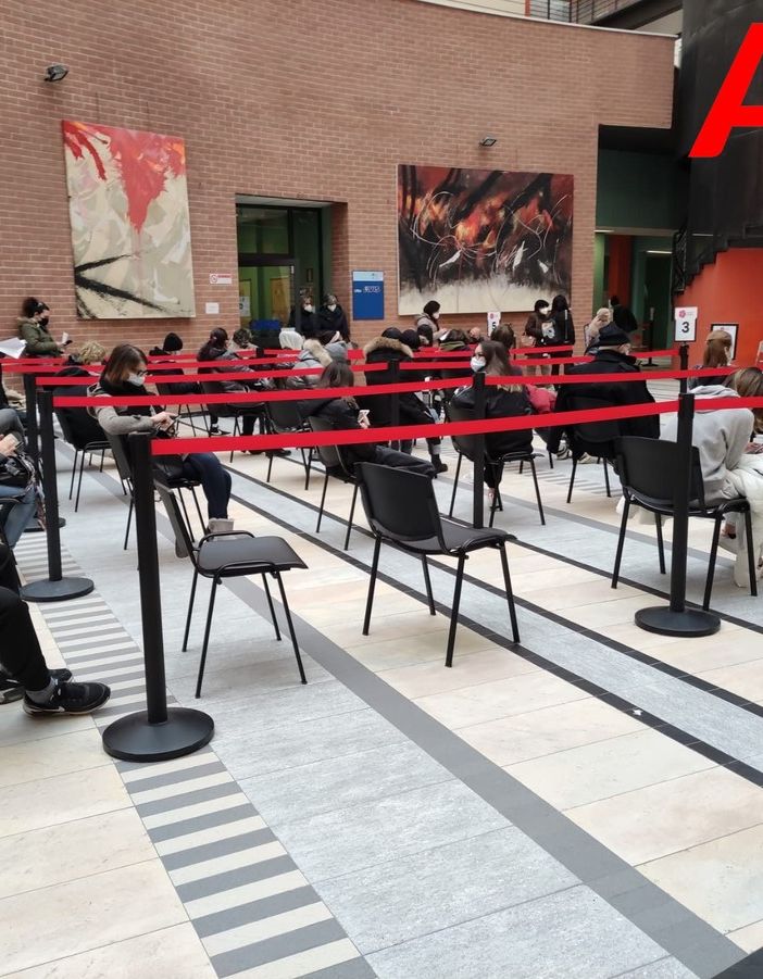 Lunghe code, al Cardinal Massaia, per le vaccinazioni Covid ad accesso diretto