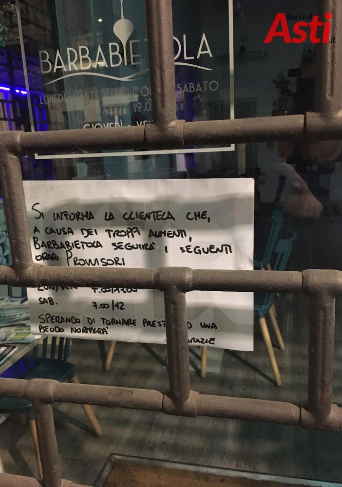 Il cartello del bar Barbabietola di corso Dante