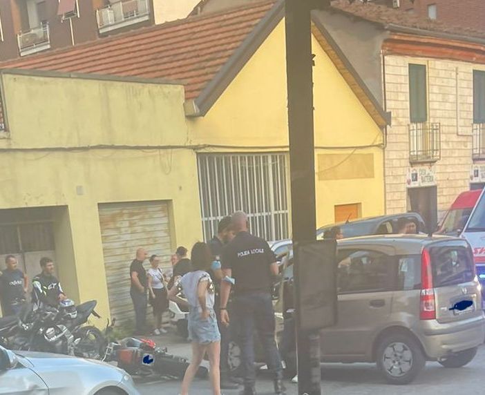 Incidente tra auto e moto in corso Don Minzoni. Sul posto 118 e polizia municipale