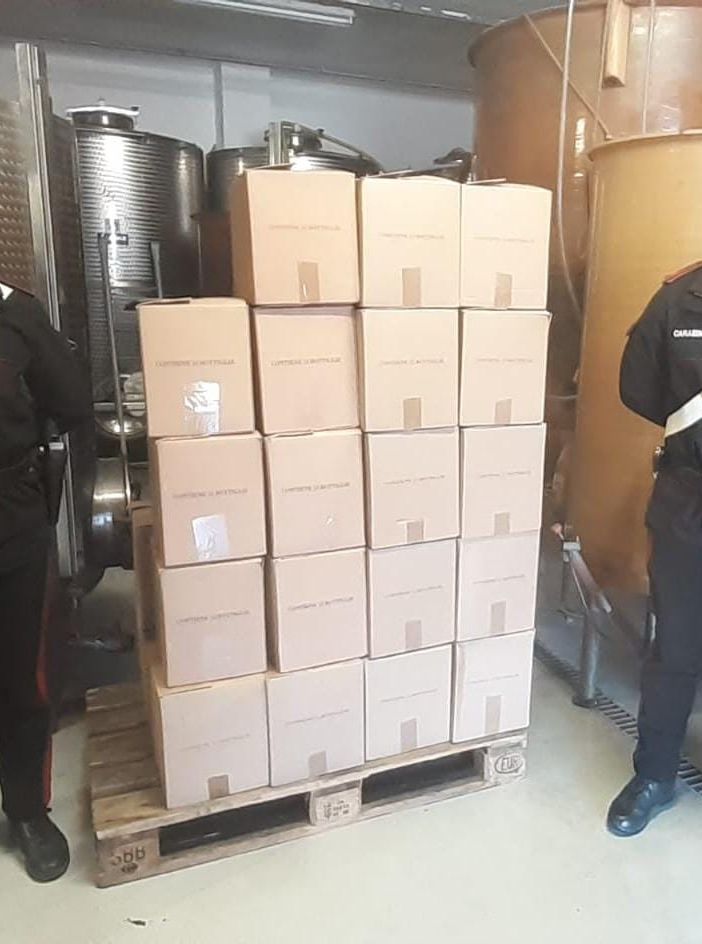Il 'bottino' recuperato dai carabinieri e restituito all'imprenditore