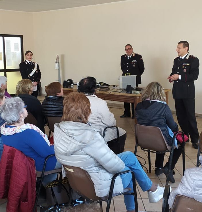 Contrasto alle truffe: i carabinieri a Montegrosso hanno spiegato come difendersi