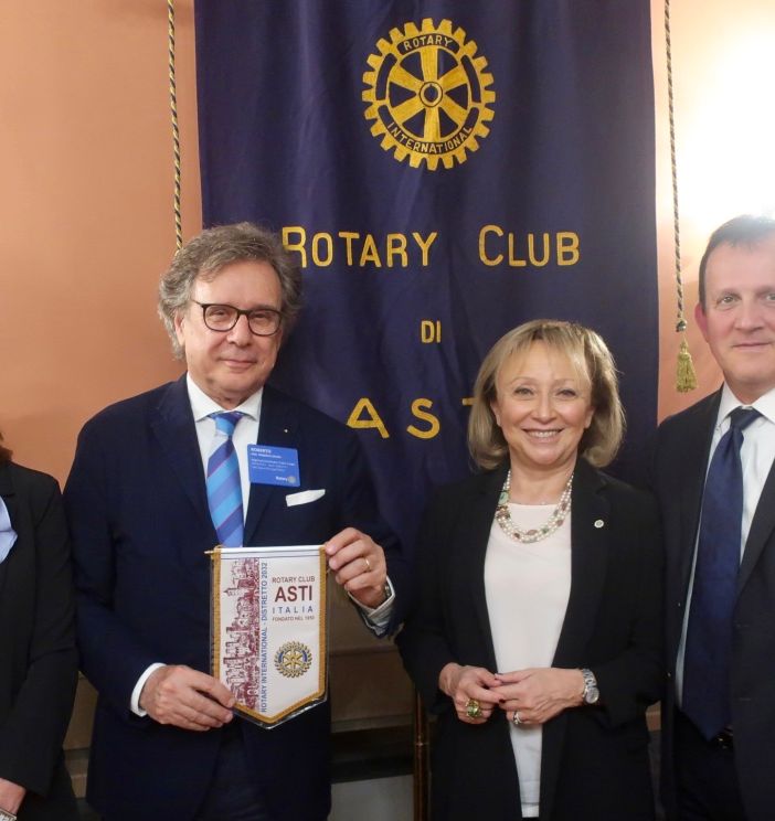 Paola Mogliotti presidente del Rotary Club di Asti con Roberto Xausa, Silvia Scarrone e Marco Conta