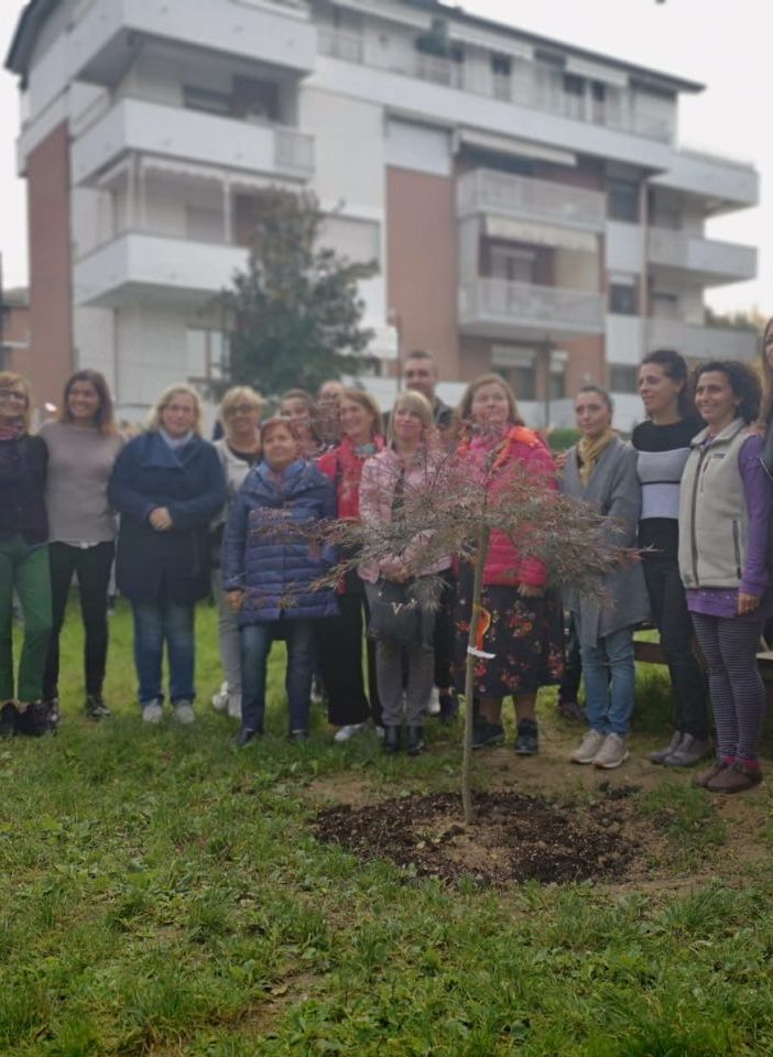 Un acero rosso alla scuola Salvo D'Acquisto