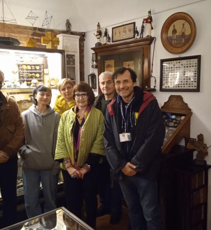 Una turno della classe 3A di Agraria con i docenti e Massimo Tomalino