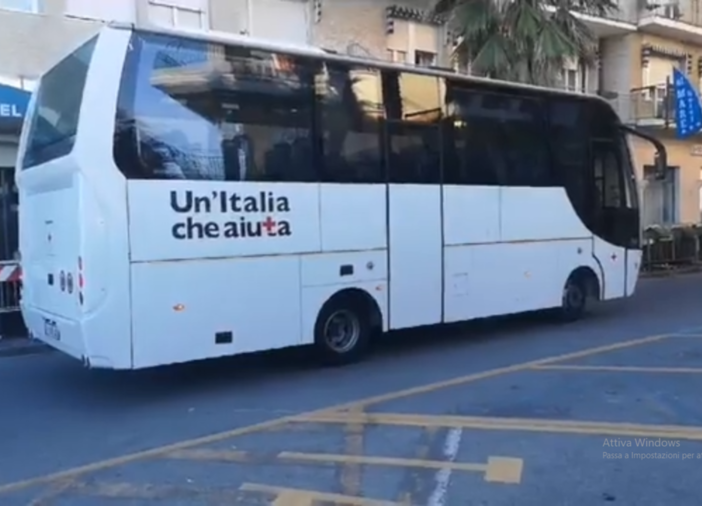 Finalmente in partenza da Alassio gli astigiani rimasti negli alberghi [VIDEO]