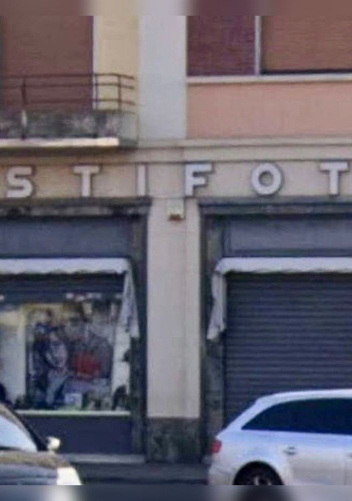 Iniziata la svendita da Asti Foto. Lo storico negozio chiuderà a fine anno