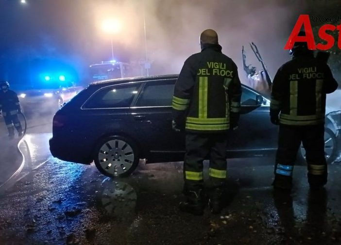 In foto il penultimo incendio auto a San Fedele