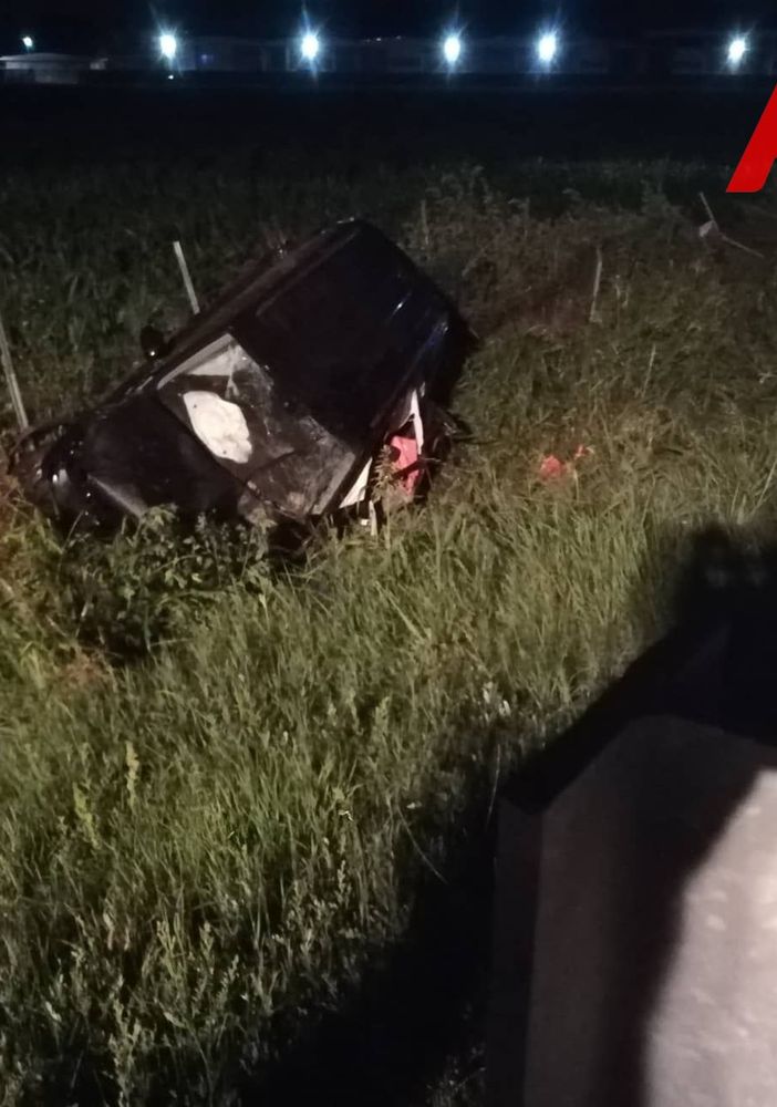 Auto esce di strada. Un uomo è morto, feriti tre occupanti