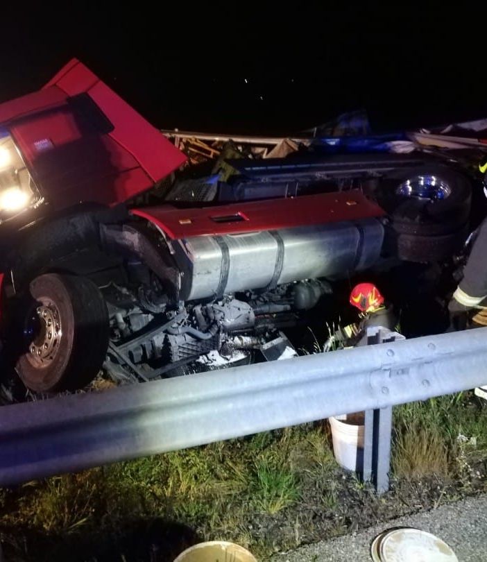 Nuovo incidente sulla A21 questa notte, tir si ribalta