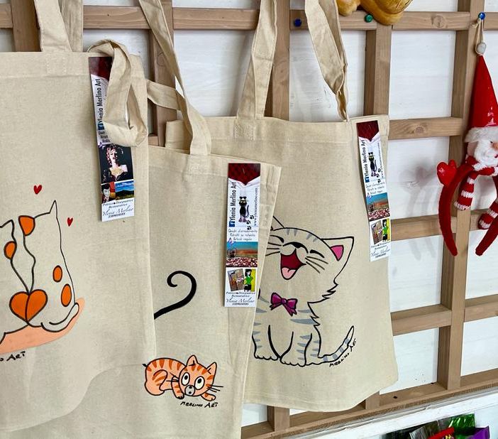 I regali di Natale 'fanno le fusa' con l'associazione Protezione Micio. Gadget e calendari per aiutare i mici più sfortunati [FOTOGALLERY]