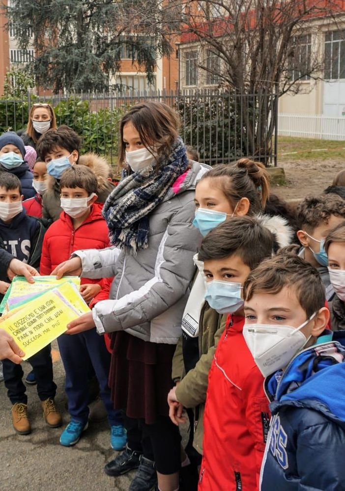 I bimbi della scuola Baracca con il sindaco Rasero