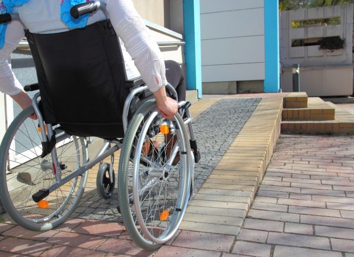 Immagine generica di rampa per disabili