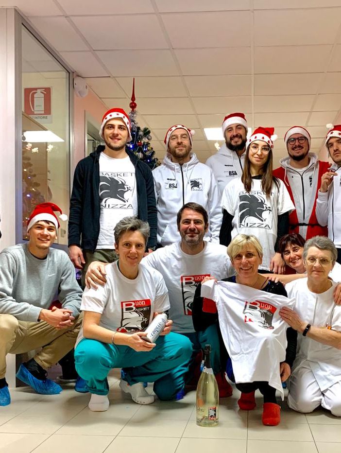 Il Basket Nizza dona il sangue e visita l'Ematologia alessandrina che festeggia 1000 trapianti eseguiti nei 20 anni di attività