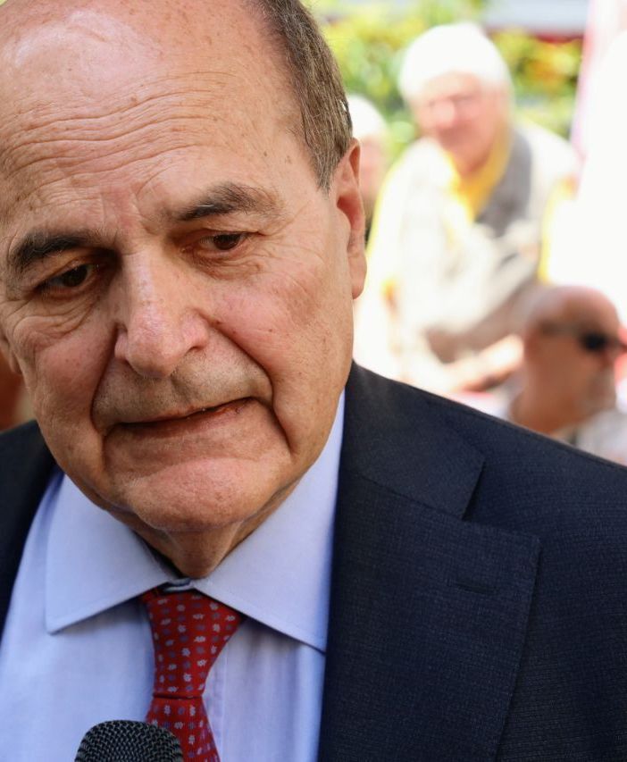 Pierluigi Bersani in occasione della visita ad Asti nel 2022 (Merphefoto)
