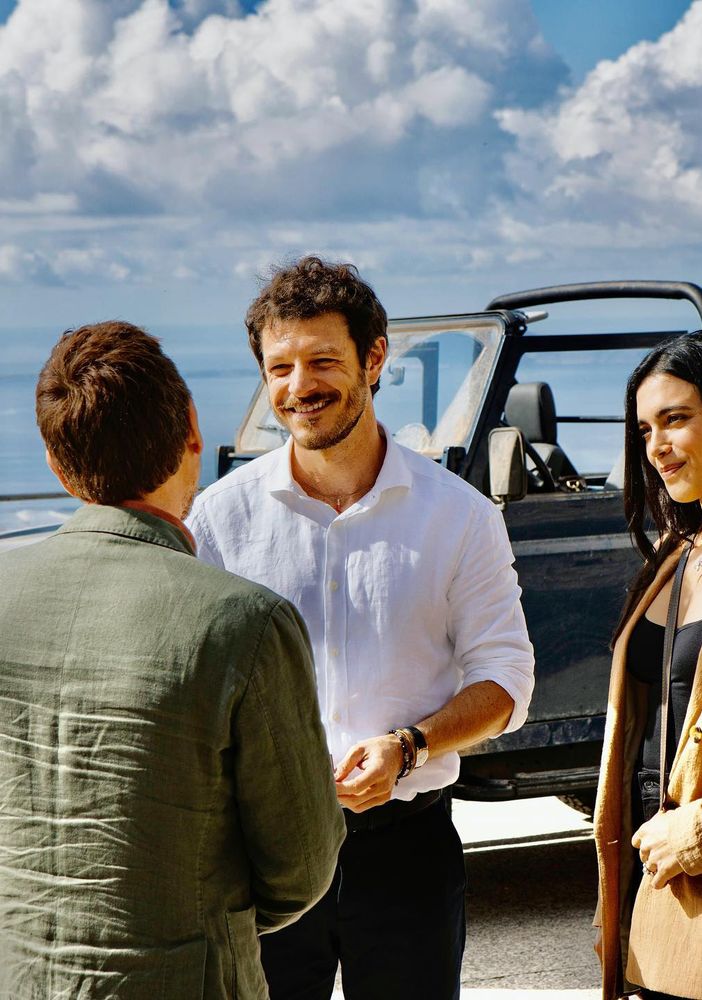 Tra le bellezze della Sicilia, un astigiano sul set di Màkari. Andrea Bosca veste i panni di un affermato archistar
