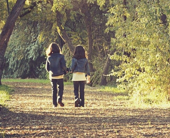 Coronavirus, circolare del Ministero degli Interni: consentita la passeggiata genitore-figlio vicino a casa