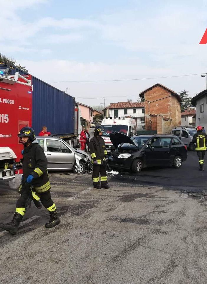 Calliano, incidente tra due auto: due feriti