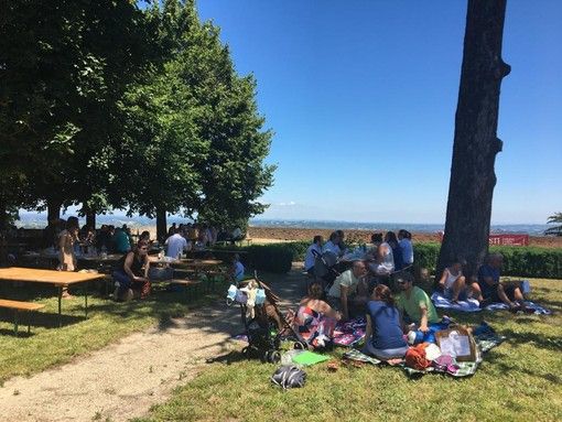 Continua &quot;Calosso c'è&quot;, tra gli appuntamenti anche un week end fotografico e di volo