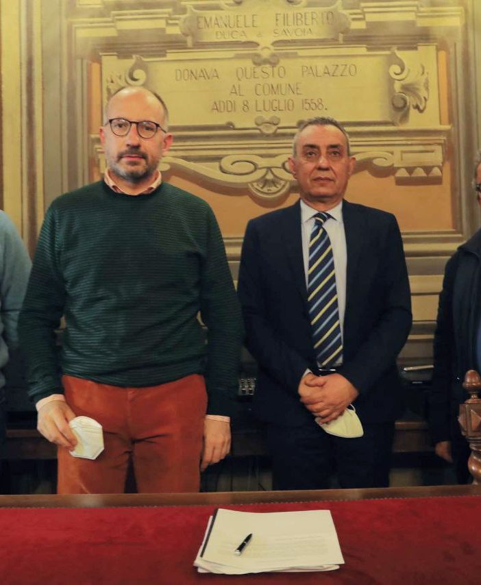 Firmato in Comune patto di fratellanza dai candidati sindaco della città di Asti