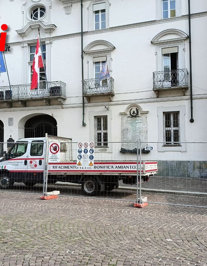 Il cantiere del Municipio (Merphefoto)