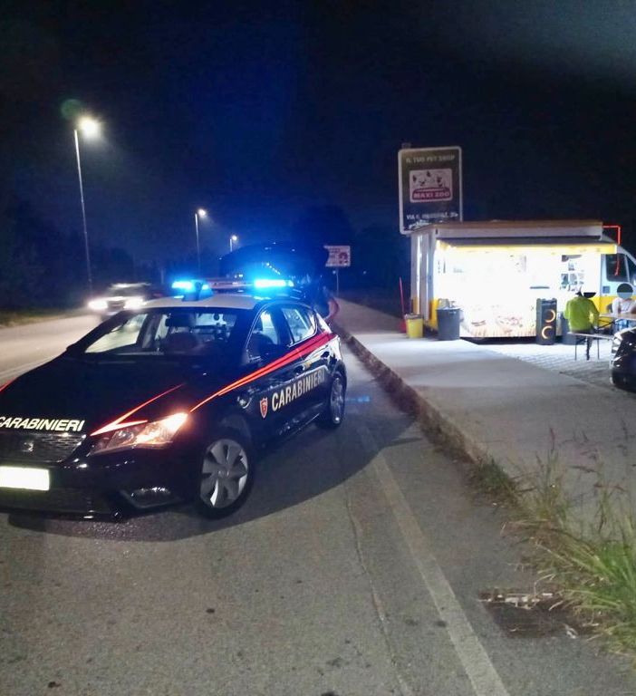 Gambizzato da tre colpi di pistola ad Asti: i Carabinieri arrestano l'autore, si tratta di un ventenne