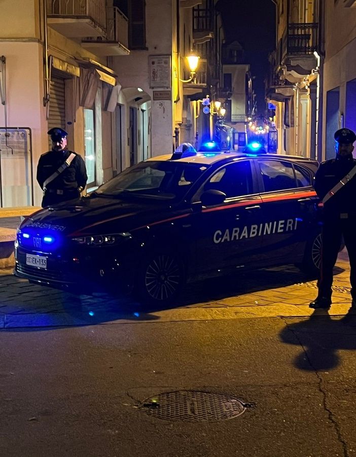 Controlli dei carabinieri di Asti nelle zone &quot;calde&quot; della città, corso Matteotti e stazione
