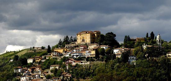 Il gruppo Insieme per Canelli lancia una sfida con l'appello 'Canelli 10.000'