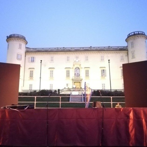 Questa sera il Castello di Costigliole si veste di &quot;rosso&quot;