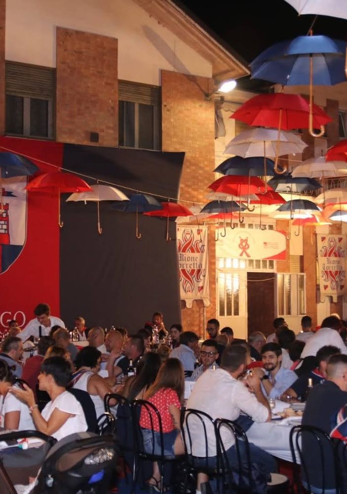 Stasera al via le cene propiziatorie nei rioni, borghi e comuni per ingraziarsi la sorte