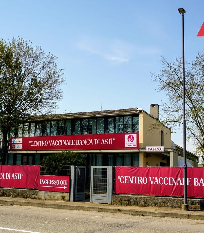 Domani iniziano le vaccinazioni nel più grande hub astigiano. Si parte con 600 dosi per arrivare, a regime, a 800 al giorno [FOTO E VIDEO]