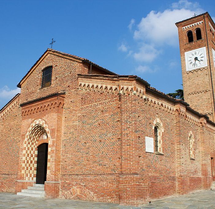 La Chiesa parrocchiale di Viatosto, dove si concluderà la camminata/pellegrinaggio in programma il 24 maggio