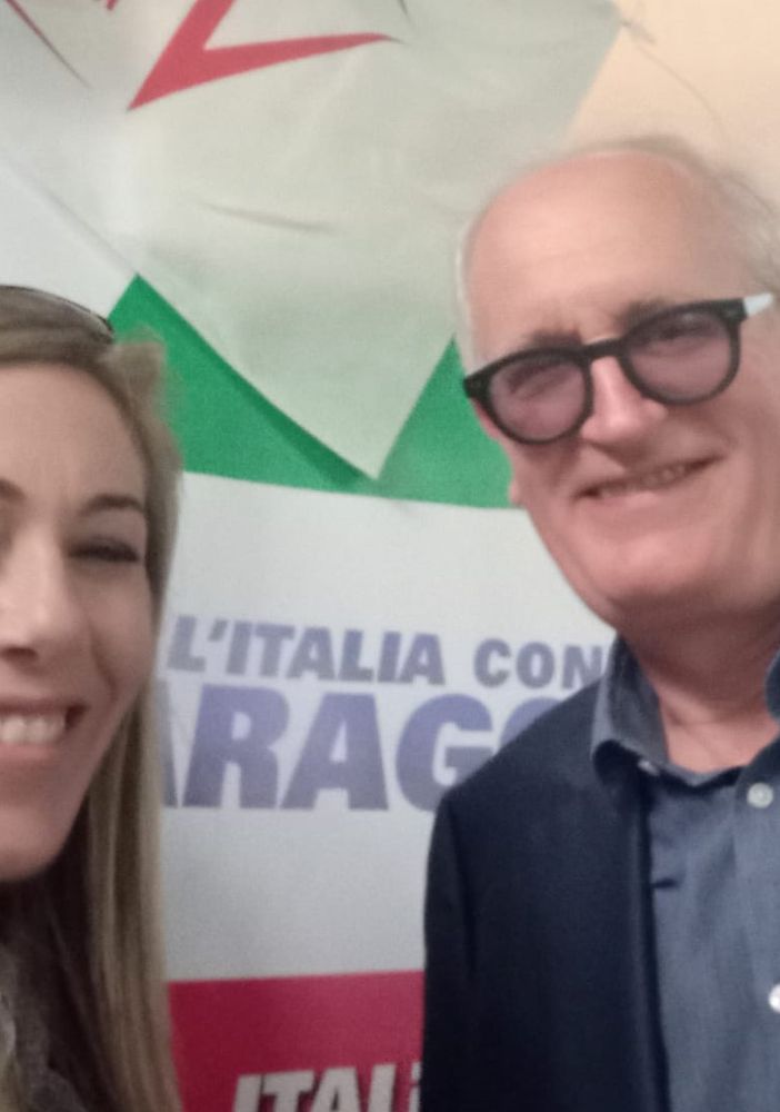 L'avvocato Alberto Costanzo con la responsabile astigiana di Italexit Chiara Chirio