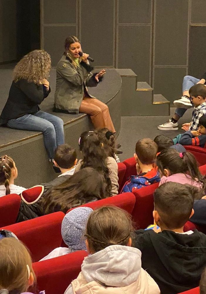 L'assessore Bologna ritratta nel corso dell'incontro con i ragazzi delle Primarie