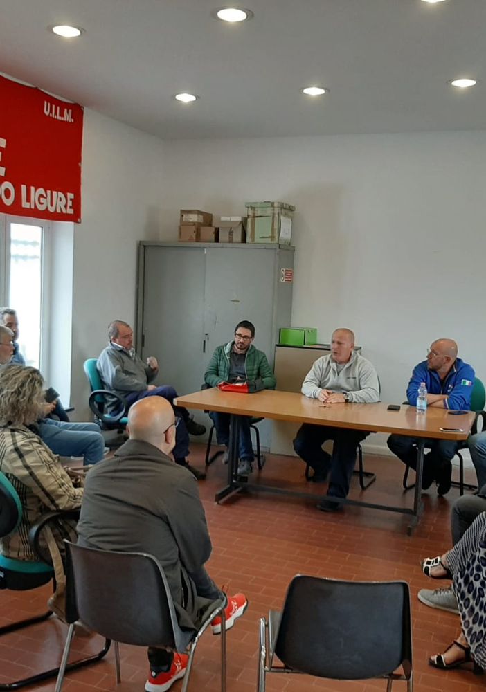 Cofferati in visita ai lavoratori Bombardier insieme ai candidati alle europee Branca e Amato (La Sinistra): &quot;Senza una politica industriale non si può salvaguardare e rilanciare la fabbrica vadese&quot;
