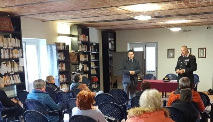 Anche a Castelnuovo Belbo gli incontri tra l'Arma dei carabinieri e i cittadini, contro le truffe