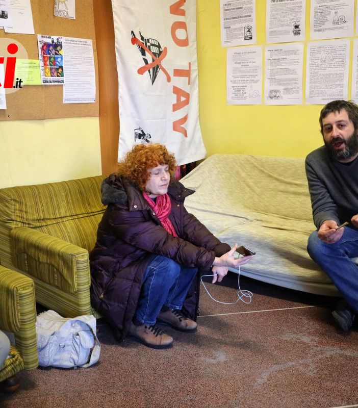 Alcune immagini della conferenza convocata dopo la scoperta delle scritte (Merphefoto)
