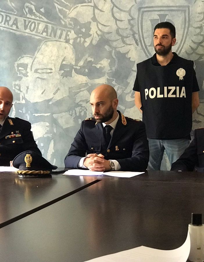 Accedevano a home banking dei clienti della Banca di Asti per effettuare prelievi: individuati dalla questura di Asti tre napoletani