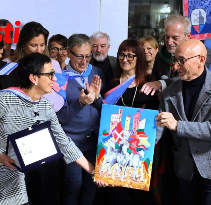 La consegna del premio Mara Sillano dal Borgo San Pietro a Santa Maria Nuova