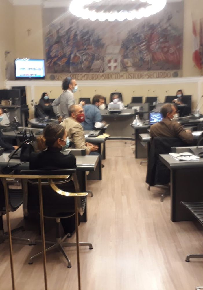 Asti, ancora tensioni in Consiglio comunale: &quot;scintille&quot; tra il sindaco Rasero e il capogruppo M5S Cerruti [VIDEO]