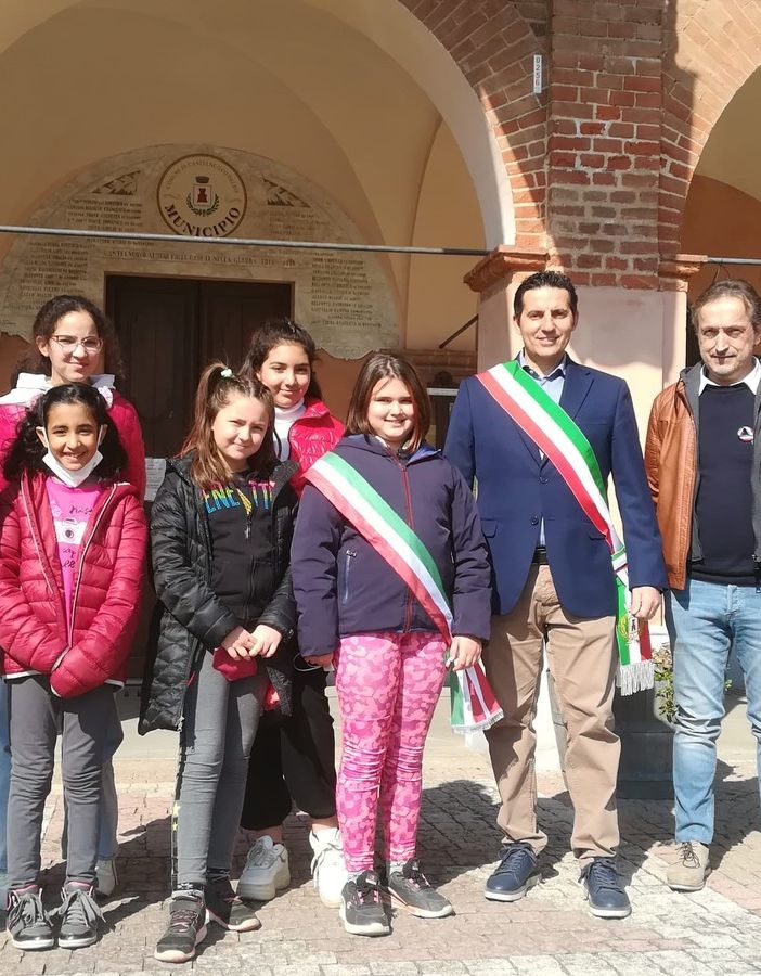 Primo consiglio comunale dei ragazzi e delle ragazze a Castelnuovo Belbo