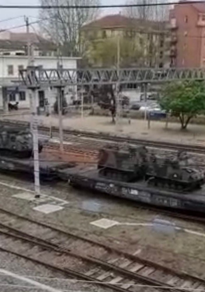 Mezzi militari in transito da Asti: &quot;La guerra non c'entra, sono solo mezzi per le truppe alpine&quot;