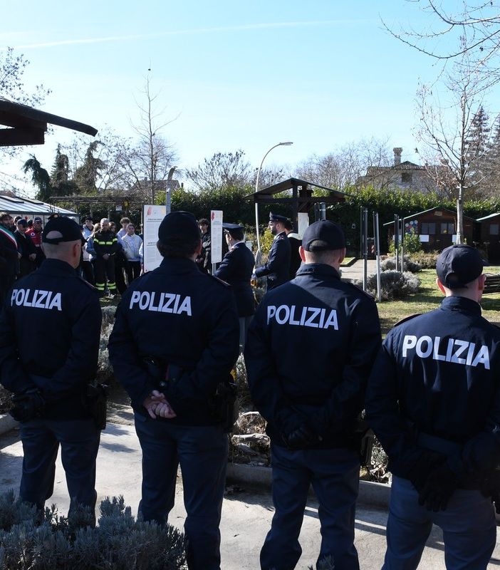 Foto tratte dalla pagina Facebook della questura