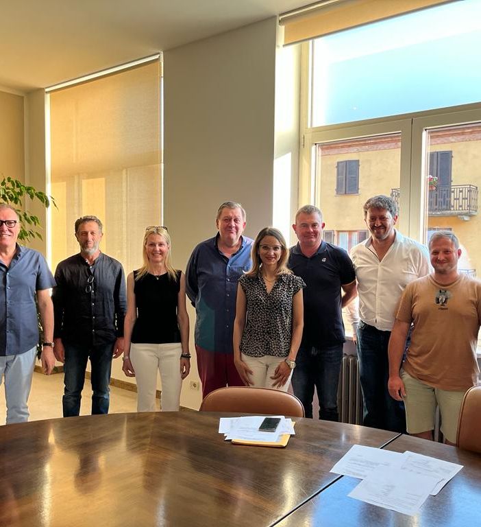 Gruppo di amministratori del direttivo con Angelica Corino