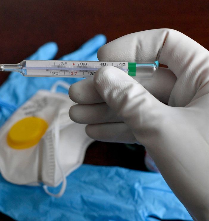 Coronavirus: per aumentare la sicurezza gli infermieri si facciano i tamponi da soli e li portino in laboratorio per il risultato