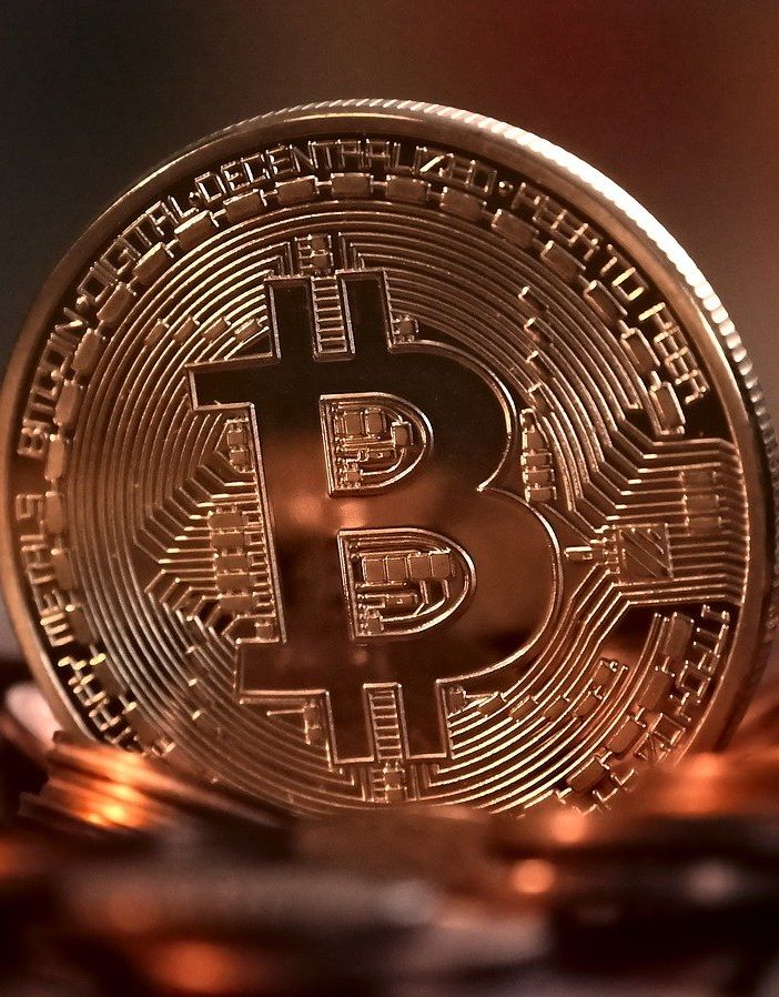 Mercato delle criptovalute: raggiunta la cifra record di 2000 miliardi di dollari